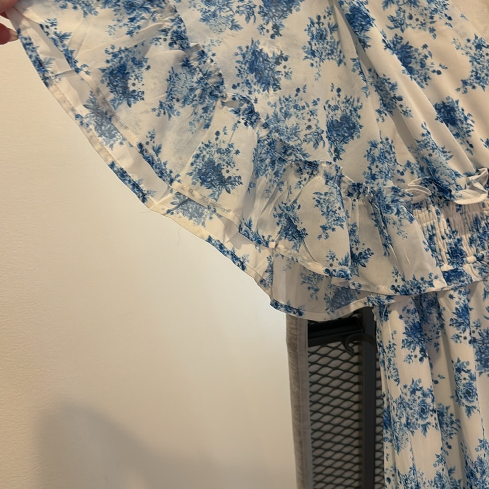 Aura Size Small Ruffle Flutter Sleeve Maxi Dress … - image 3